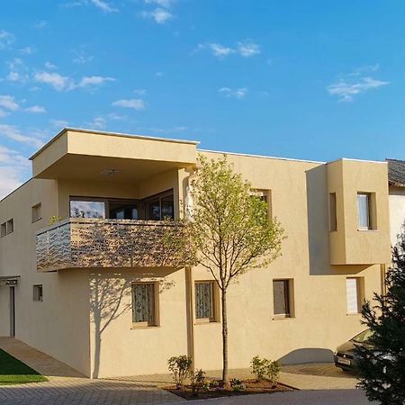 Pannonia Appartements 滨湖新锡德尔 外观 照片