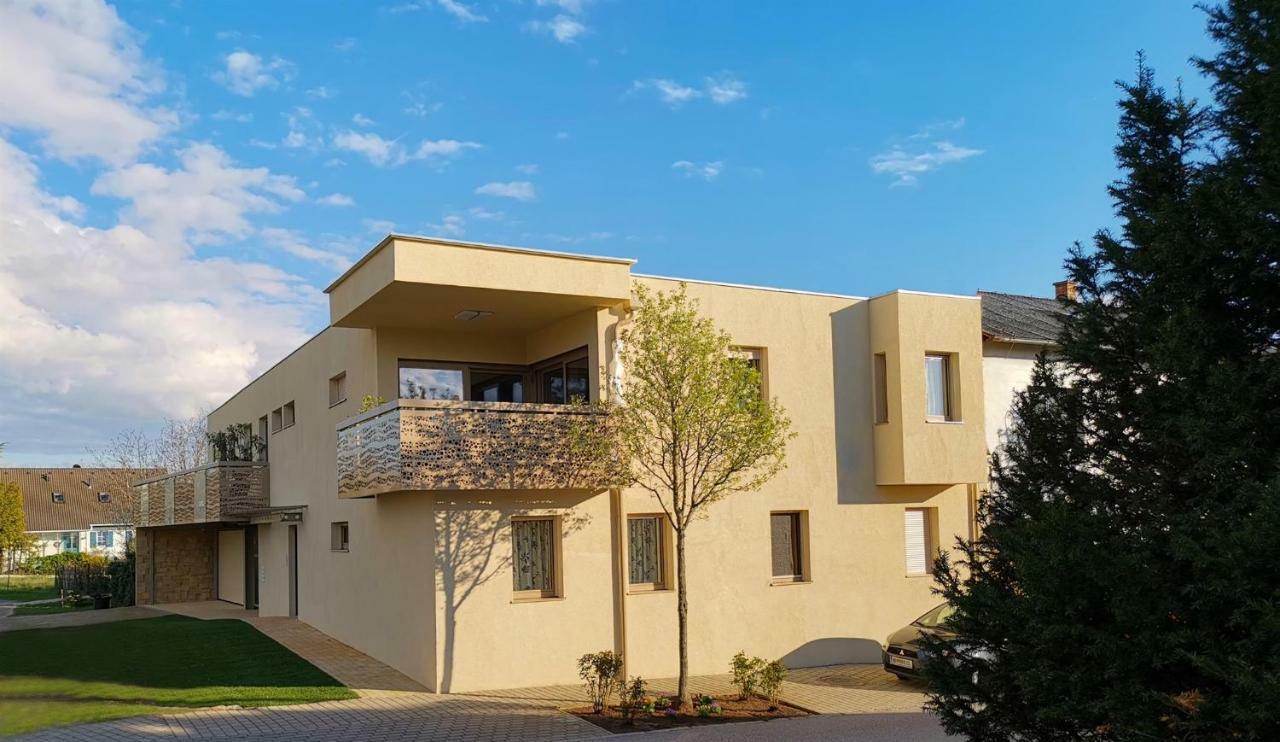 Pannonia Appartements 滨湖新锡德尔 外观 照片